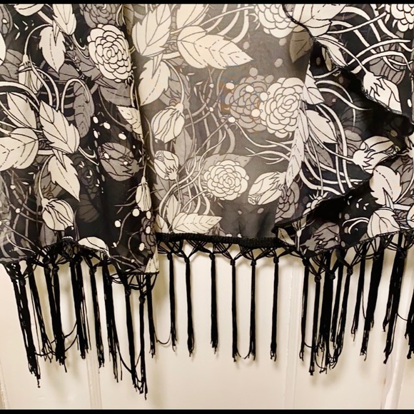 💕Lularoe Floral Monroe - Picture 5 of 8